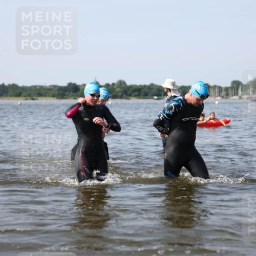 22.06.2025 - Viking Triathlon Michael Strokosch http://msf.ph/oto/8056734 22.06.2025 10:32:17 Schwimmen 53, 147, 173, 193, 207, 214, 271, 461 meine-sportfotos.de