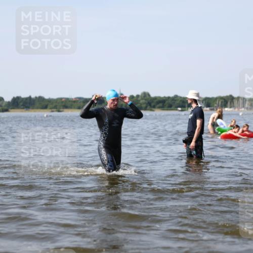 22.06.2025 - Viking Triathlon Michael Strokosch http://msf.ph/oto/8056746 22.06.2025 10:32:19 Schwimmen 53, 147, 173, 207, 214, 461, 492 meine-sportfotos.de