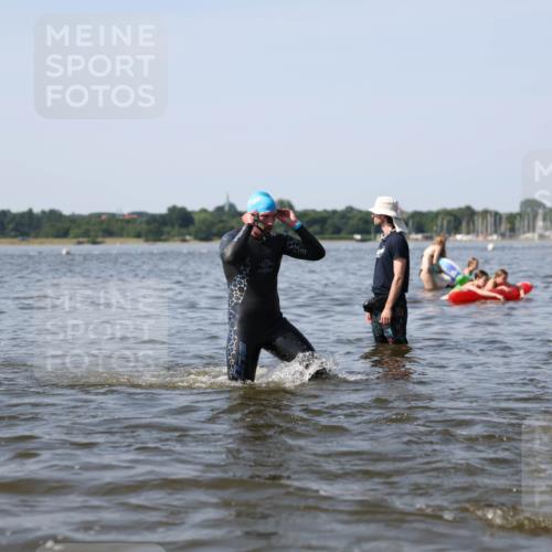22.06.2025 - Viking Triathlon Michael Strokosch http://msf.ph/oto/8056748 22.06.2025 10:32:20 Schwimmen 53, 147, 170, 173, 207, 214, 461, 492 meine-sportfotos.de