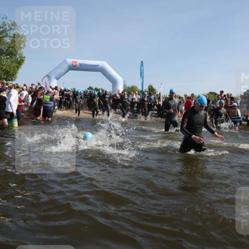 22.06.2025 - Viking Triathlon Michael Strokosch http://msf.ph/oto/8056749 22.06.2025 10:05:38 Schwimmen 22, 65, 83, 135, 150, 167, 181, 194, 210, 361, 379, 439, 462, 511, 517, 538, 553, 603, 653, 654 meine-sportfotos.de