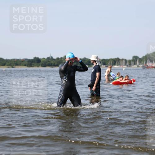 22.06.2025 - Viking Triathlon Michael Strokosch http://msf.ph/oto/8056750 22.06.2025 10:32:20 Schwimmen 53, 147, 170, 173, 207, 214, 461, 492 meine-sportfotos.de