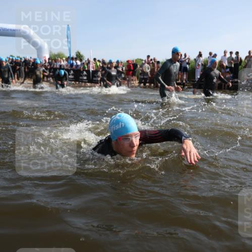 22.06.2025 - Viking Triathlon Michael Strokosch http://msf.ph/oto/8056755 22.06.2025 10:05:40 Schwimmen 22, 65, 83, 135, 194, 210, 361, 379, 439, 462, 511, 517, 553, 603, 653 meine-sportfotos.de