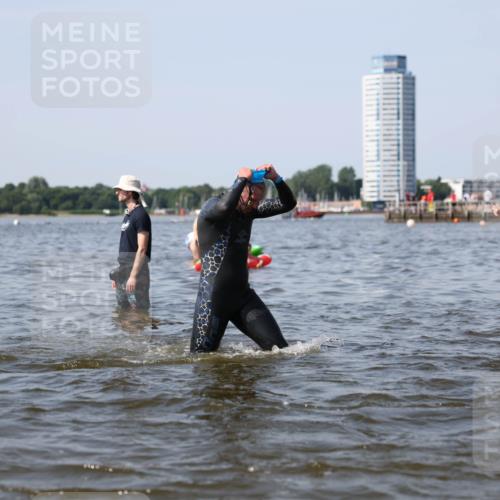 22.06.2025 - Viking Triathlon Michael Strokosch http://msf.ph/oto/8056758 22.06.2025 10:32:21 Schwimmen 53, 147, 170, 173, 207, 214, 461, 492 meine-sportfotos.de
