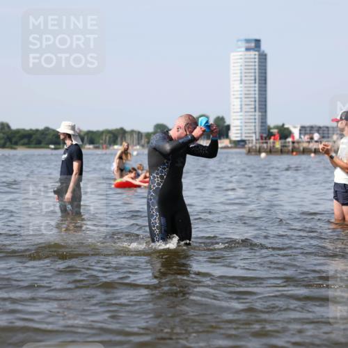 22.06.2025 - Viking Triathlon Michael Strokosch http://msf.ph/oto/8056760 22.06.2025 10:32:21 Schwimmen 53, 147, 170, 173, 207, 214, 461, 492 meine-sportfotos.de
