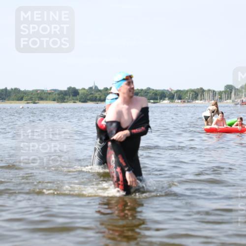 22.06.2025 - Viking Triathlon Michael Strokosch http://msf.ph/oto/8056768 22.06.2025 10:32:27 Schwimmen 53, 80, 147, 170, 173, 461, 492 meine-sportfotos.de