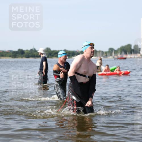 22.06.2025 - Viking Triathlon Michael Strokosch http://msf.ph/oto/8056772 22.06.2025 10:32:28 Schwimmen 53, 80, 147, 170, 173, 461, 492 meine-sportfotos.de