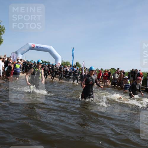 22.06.2025 - Viking Triathlon Michael Strokosch http://msf.ph/oto/8056780 22.06.2025 10:05:53 Schwimmen 68, 128, 211, 275, 397, 441, 442, 465, 530, 633 meine-sportfotos.de