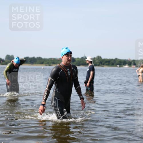 22.06.2025 - Viking Triathlon Michael Strokosch http://msf.ph/oto/8056792 22.06.2025 10:32:34 Schwimmen 53, 80, 170, 208, 278, 492 meine-sportfotos.de