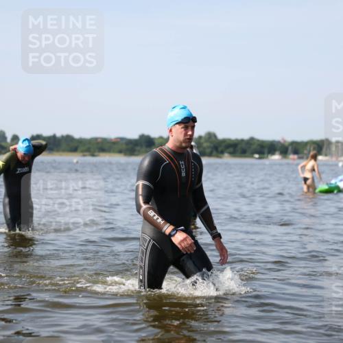 22.06.2025 - Viking Triathlon Michael Strokosch http://msf.ph/oto/8056797 22.06.2025 10:32:35 Schwimmen 80, 170, 208, 278, 492, 554 meine-sportfotos.de