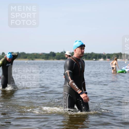 22.06.2025 - Viking Triathlon Michael Strokosch http://msf.ph/oto/8056798 22.06.2025 10:32:35 Schwimmen 80, 170, 208, 278, 492, 554 meine-sportfotos.de