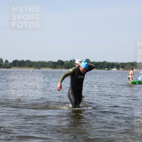 22.06.2025 - Viking Triathlon Michael Strokosch http://msf.ph/oto/8056808 22.06.2025 10:32:37 Schwimmen 80, 170, 208, 278, 492, 554 meine-sportfotos.de