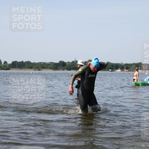 22.06.2025 - Viking Triathlon Michael Strokosch http://msf.ph/oto/8056811 22.06.2025 10:32:38 Schwimmen 80, 170, 208, 278, 492, 554 meine-sportfotos.de
