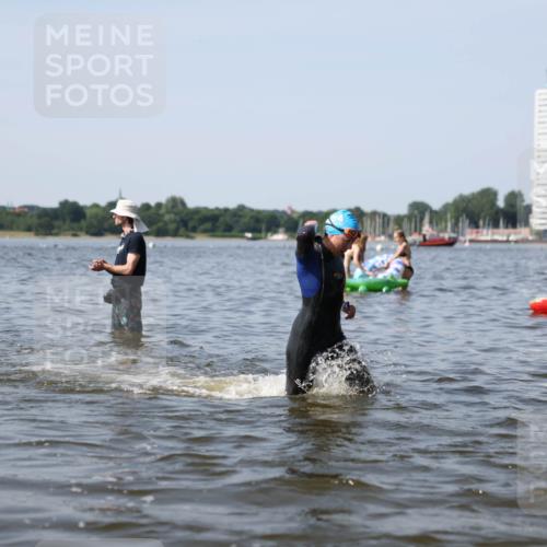 22.06.2025 - Viking Triathlon Michael Strokosch http://msf.ph/oto/8056814 22.06.2025 10:32:42 Schwimmen 80, 208, 278, 554 meine-sportfotos.de