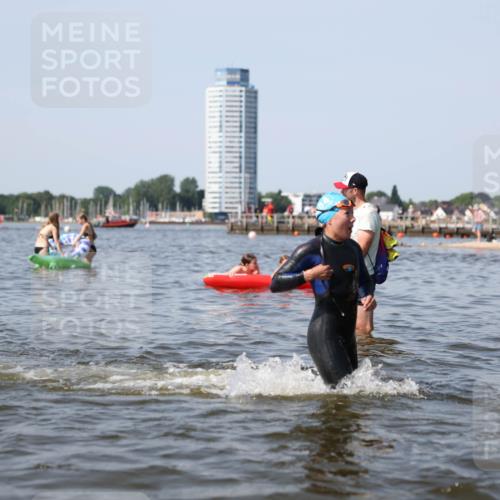 22.06.2025 - Viking Triathlon Michael Strokosch http://msf.ph/oto/8056824 22.06.2025 10:32:43 Schwimmen 80, 208, 278, 554 meine-sportfotos.de