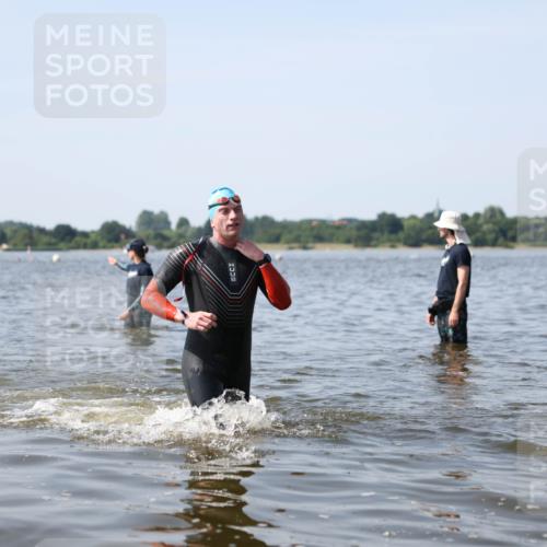 22.06.2025 - Viking Triathlon Michael Strokosch http://msf.ph/oto/8056828 22.06.2025 10:32:45 Schwimmen 80, 208, 278, 554 meine-sportfotos.de