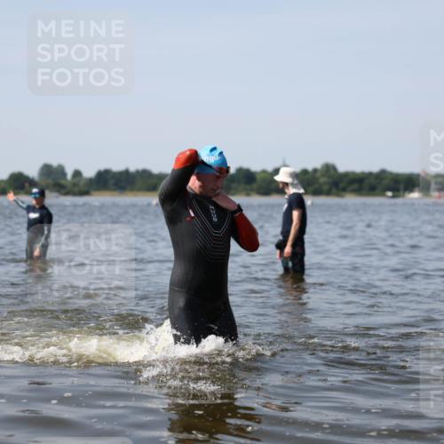 22.06.2025 - Viking Triathlon Michael Strokosch http://msf.ph/oto/8056830 22.06.2025 10:32:45 Schwimmen 80, 208, 278, 554 meine-sportfotos.de