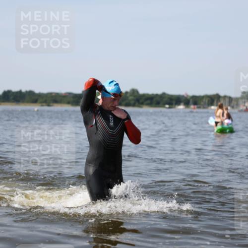 22.06.2025 - Viking Triathlon Michael Strokosch http://msf.ph/oto/8056834 22.06.2025 10:32:45 Schwimmen 80, 208, 278, 554 meine-sportfotos.de
