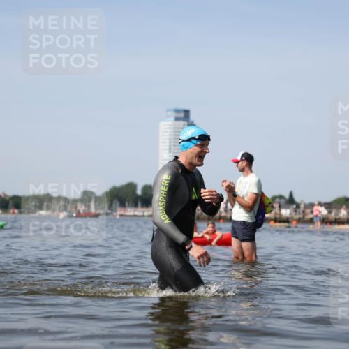 22.06.2025 - Viking Triathlon Michael Strokosch http://msf.ph/oto/8056849 22.06.2025 10:32:57 Schwimmen 91, 113, 287, 399 meine-sportfotos.de