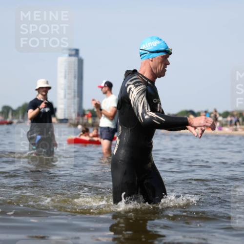 22.06.2025 - Viking Triathlon Michael Strokosch http://msf.ph/oto/8056862 22.06.2025 10:33:00 Schwimmen 91, 113, 287, 399 meine-sportfotos.de