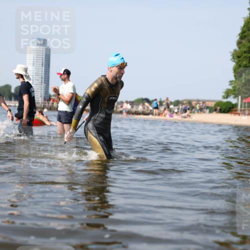 22.06.2025 - Viking Triathlon Michael Strokosch http://msf.ph/oto/8056870 22.06.2025 10:33:04 Schwimmen 91, 113, 287, 399 meine-sportfotos.de