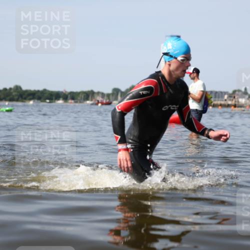 22.06.2025 - Viking Triathlon Michael Strokosch http://msf.ph/oto/8056878 22.06.2025 10:33:18 Schwimmen 28, 300, 387, 524, 608 meine-sportfotos.de