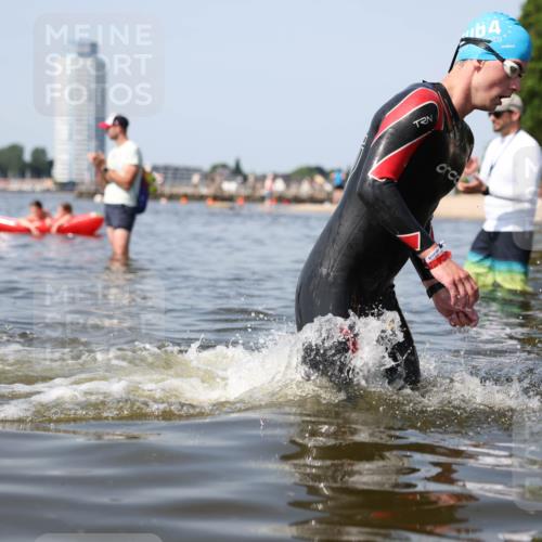 22.06.2025 - Viking Triathlon Michael Strokosch http://msf.ph/oto/8056882 22.06.2025 10:33:19 Schwimmen 28, 300, 387, 524, 608 meine-sportfotos.de