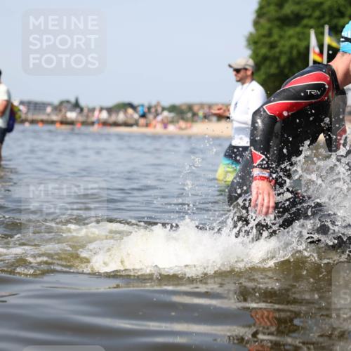 22.06.2025 - Viking Triathlon Michael Strokosch http://msf.ph/oto/8056884 22.06.2025 10:33:19 Schwimmen 28, 300, 387, 524, 608 meine-sportfotos.de
