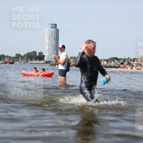 22.06.2025 - Viking Triathlon Michael Strokosch http://msf.ph/oto/8056902 22.06.2025 10:33:25 Schwimmen 28, 38, 300, 382, 387, 522, 524, 608 meine-sportfotos.de