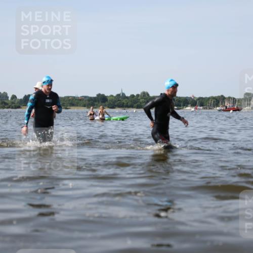 22.06.2025 - Viking Triathlon Michael Strokosch http://msf.ph/oto/8056906 22.06.2025 10:33:27 Schwimmen 28, 38, 300, 382, 522, 524, 608 meine-sportfotos.de