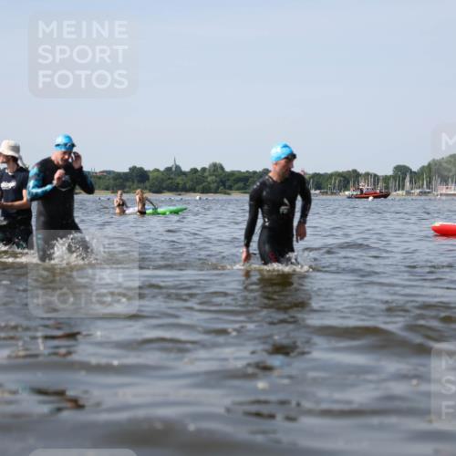 22.06.2025 - Viking Triathlon Michael Strokosch http://msf.ph/oto/8056908 22.06.2025 10:33:27 Schwimmen 28, 38, 300, 382, 522, 524, 608 meine-sportfotos.de
