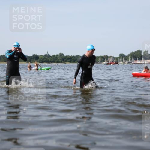 22.06.2025 - Viking Triathlon Michael Strokosch http://msf.ph/oto/8056910 22.06.2025 10:33:27 Schwimmen 28, 38, 300, 382, 522, 524, 608 meine-sportfotos.de