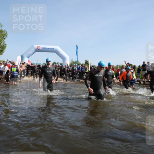22.06.2025 - Viking Triathlon Michael Strokosch http://msf.ph/oto/8056913 22.06.2025 10:06:38 Schwimmen 44, 74, 93, 109, 159, 168, 186, 205, 219, 261, 358, 376, 450, 606, 625 meine-sportfotos.de