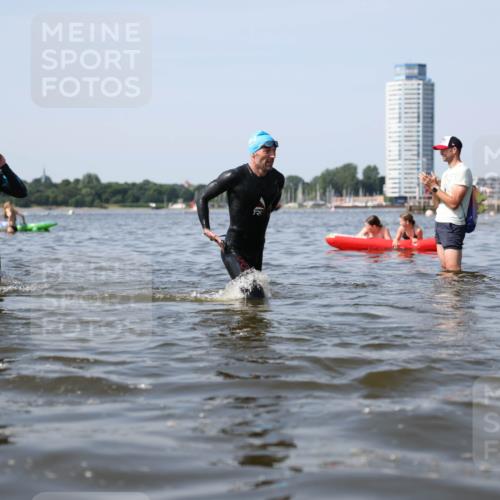 22.06.2025 - Viking Triathlon Michael Strokosch http://msf.ph/oto/8056914 22.06.2025 10:33:28 Schwimmen 28, 38, 300, 348, 382, 522, 524, 608 meine-sportfotos.de