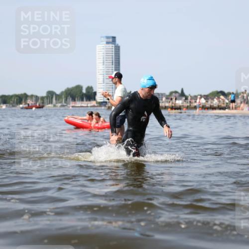 22.06.2025 - Viking Triathlon Michael Strokosch http://msf.ph/oto/8056924 22.06.2025 10:33:29 Schwimmen 28, 38, 255, 300, 304, 348, 382, 457, 522, 524, 608 meine-sportfotos.de