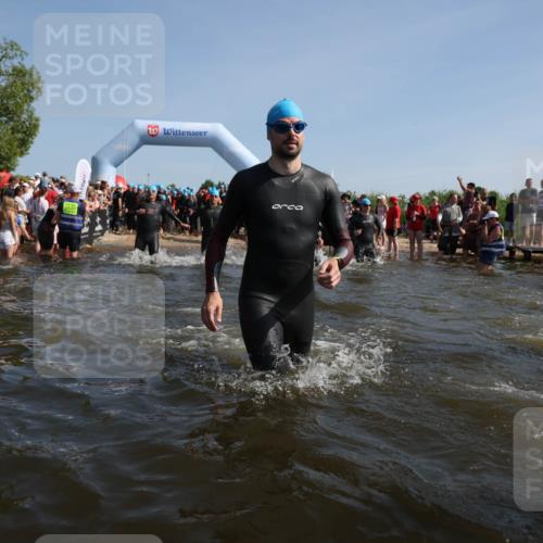 22.06.2025 - Viking Triathlon Michael Strokosch http://msf.ph/oto/8056929 22.06.2025 10:06:41 Schwimmen 44, 74, 93, 109, 159, 165, 205, 217, 219, 257, 282, 358, 376, 501, 625 meine-sportfotos.de