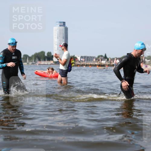 22.06.2025 - Viking Triathlon Michael Strokosch http://msf.ph/oto/8056930 22.06.2025 10:33:30 Schwimmen 28, 38, 255, 300, 304, 348, 382, 457, 522, 524, 608 meine-sportfotos.de