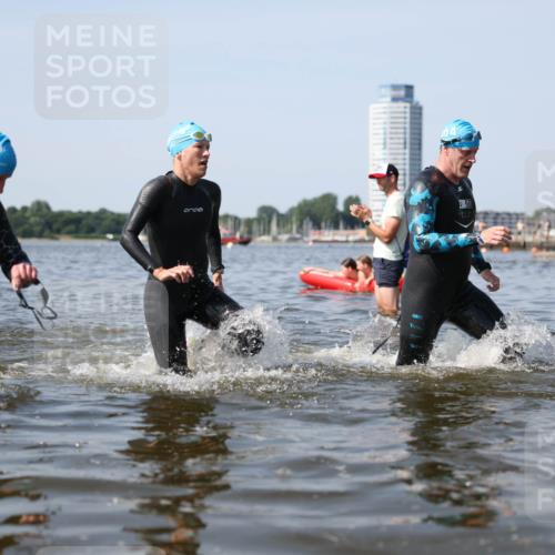 22.06.2025 - Viking Triathlon Michael Strokosch http://msf.ph/oto/8056934 22.06.2025 10:33:31 Schwimmen 28, 38, 255, 300, 304, 348, 382, 457, 522, 524, 608 meine-sportfotos.de