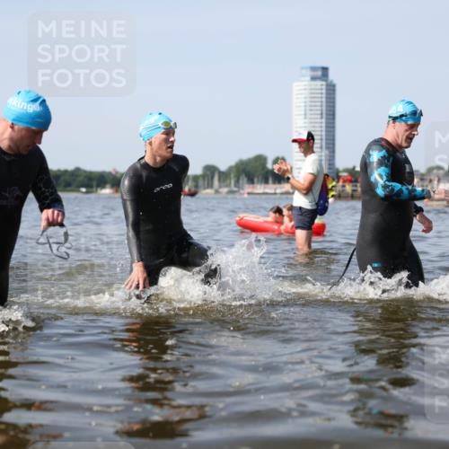 22.06.2025 - Viking Triathlon Michael Strokosch http://msf.ph/oto/8056936 22.06.2025 10:33:31 Schwimmen 28, 38, 255, 300, 304, 348, 382, 457, 522, 524, 608 meine-sportfotos.de