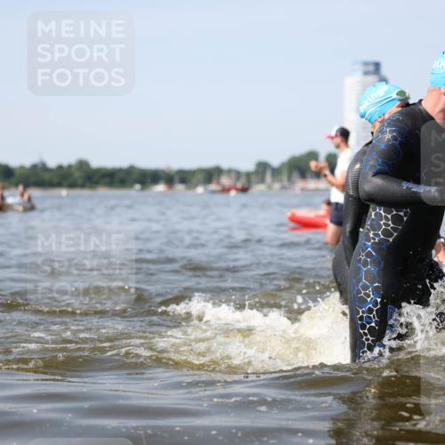 22.06.2025 - Viking Triathlon Michael Strokosch http://msf.ph/oto/8056944 22.06.2025 10:33:32 Schwimmen 38, 255, 300, 304, 348, 382, 457, 522, 524 meine-sportfotos.de