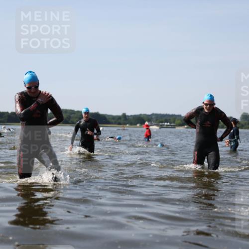 22.06.2025 - Viking Triathlon Michael Strokosch http://msf.ph/oto/8056946 22.06.2025 10:33:34 Schwimmen 5, 38, 255, 300, 304, 348, 382, 457, 522, 524 meine-sportfotos.de