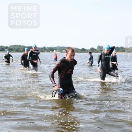 22.06.2025 - Viking Triathlon Michael Strokosch http://msf.ph/oto/8056971 22.06.2025 10:33:42 Schwimmen 5, 50, 149, 229, 242, 255, 304, 348, 382, 438, 457, 522 meine-sportfotos.de