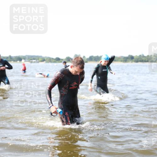22.06.2025 - Viking Triathlon Michael Strokosch http://msf.ph/oto/8056975 22.06.2025 10:33:43 Schwimmen 5, 50, 149, 229, 242, 255, 304, 348, 349, 438, 457, 522 meine-sportfotos.de