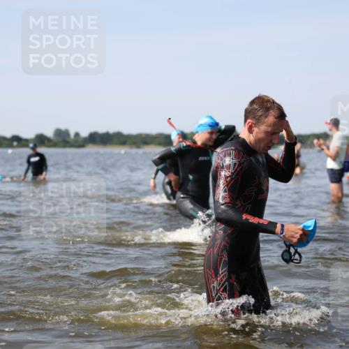 22.06.2025 - Viking Triathlon Michael Strokosch http://msf.ph/oto/8056985 22.06.2025 10:33:44 Schwimmen 5, 50, 149, 229, 242, 255, 304, 348, 349, 438, 457 meine-sportfotos.de