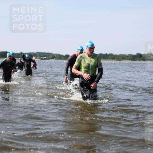 22.06.2025 - Viking Triathlon Michael Strokosch http://msf.ph/oto/8056996 22.06.2025 10:33:47 Schwimmen 5, 50, 75, 149, 184, 229, 242, 255, 304, 348, 349, 438, 457 meine-sportfotos.de