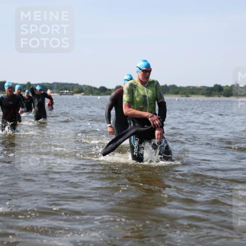 22.06.2025 - Viking Triathlon Michael Strokosch http://msf.ph/oto/8056998 22.06.2025 10:33:47 Schwimmen 5, 50, 75, 149, 184, 229, 242, 255, 304, 348, 349, 438, 457 meine-sportfotos.de