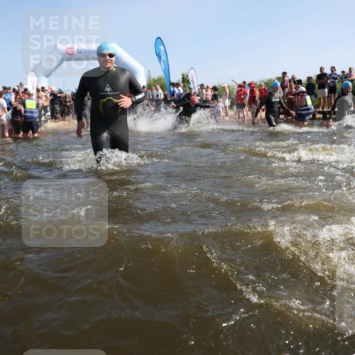 22.06.2025 - Viking Triathlon Michael Strokosch http://msf.ph/oto/8056999 22.06.2025 10:07:04 Schwimmen 64, 123, 183, 190, 244, 321, 328, 369, 402, 431, 467, 468, 479, 494, 498, 519, 631, 649 meine-sportfotos.de