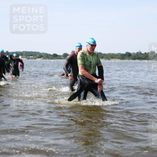 22.06.2025 - Viking Triathlon Michael Strokosch http://msf.ph/oto/8057001 22.06.2025 10:33:48 Schwimmen 5, 50, 75, 149, 184, 229, 242, 255, 304, 348, 349, 438, 457 meine-sportfotos.de