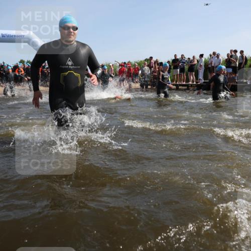 22.06.2025 - Viking Triathlon Michael Strokosch http://msf.ph/oto/8057002 22.06.2025 10:07:04 Schwimmen 64, 123, 183, 190, 244, 321, 328, 369, 402, 431, 467, 468, 479, 494, 498, 519, 631, 649 meine-sportfotos.de