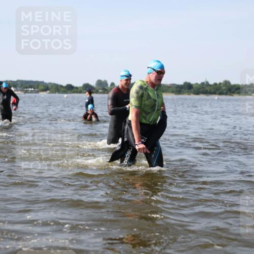 22.06.2025 - Viking Triathlon Michael Strokosch http://msf.ph/oto/8057003 22.06.2025 10:33:48 Schwimmen 5, 50, 75, 149, 184, 229, 242, 255, 304, 348, 349, 438, 457 meine-sportfotos.de