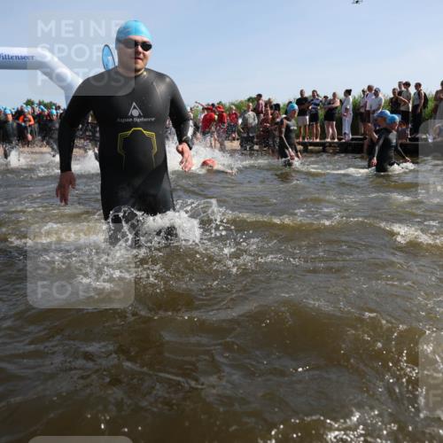 22.06.2025 - Viking Triathlon Michael Strokosch http://msf.ph/oto/8057004 22.06.2025 10:07:04 Schwimmen 64, 123, 183, 190, 244, 321, 328, 369, 402, 431, 467, 468, 479, 494, 498, 519, 631, 649 meine-sportfotos.de